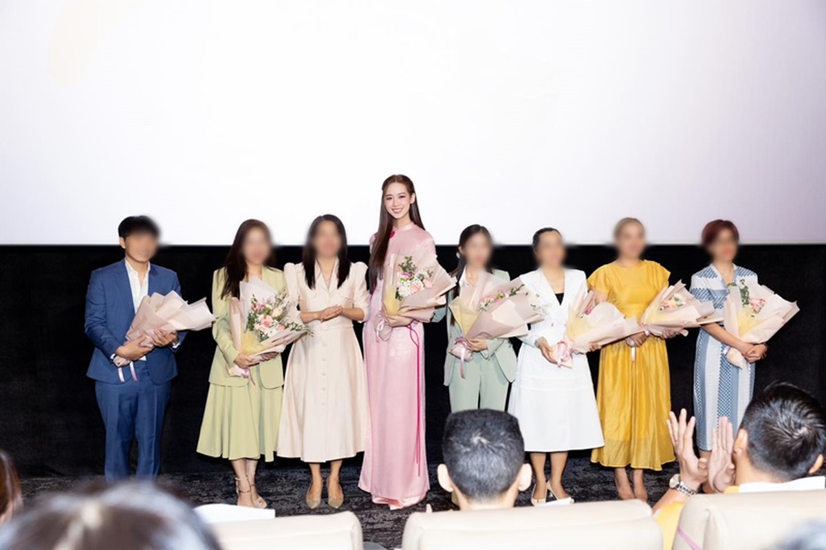 Hoa hậu cao nhất Vbiz đẹp gây mê, có học vấn “khủng“ Hoa hậu cao nhất Vbiz đẹp gây mê, có học vấn “khủng“