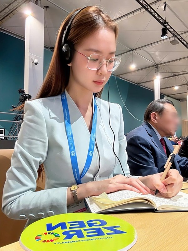 Hoa hậu cao nhất Vbiz đẹp gây mê, có học vấn “khủng“ Hoa hậu cao nhất Vbiz đẹp gây mê, có học vấn “khủng“