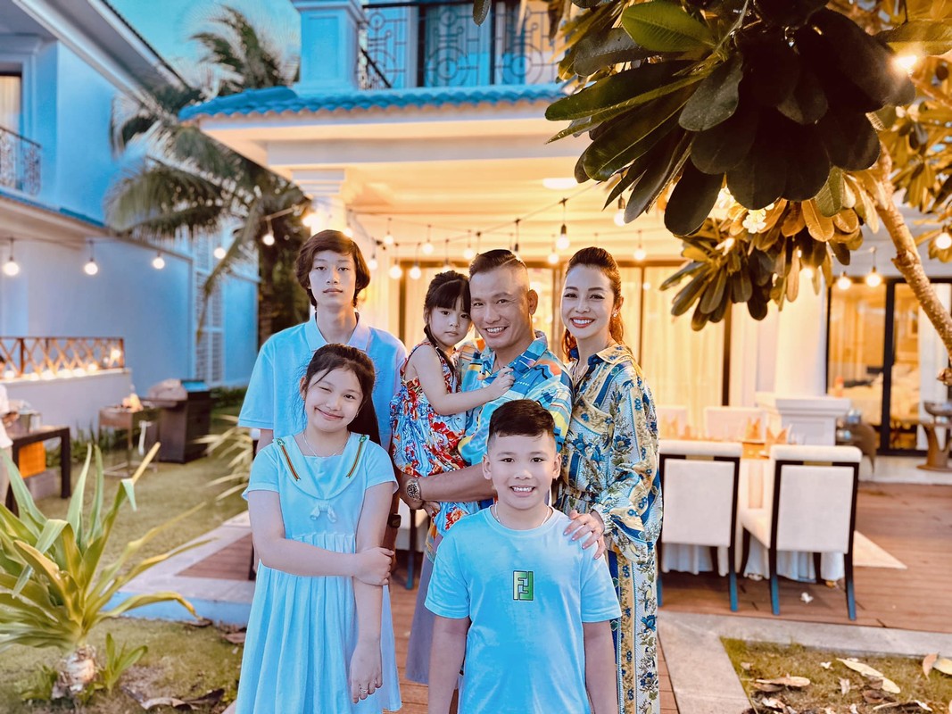Jennifer Phạm sinh 4 con, vẫn trẻ trung, vóc dáng săn chắc Jennifer Phạm sinh 4 con, vẫn trẻ trung, vóc dáng săn chắc