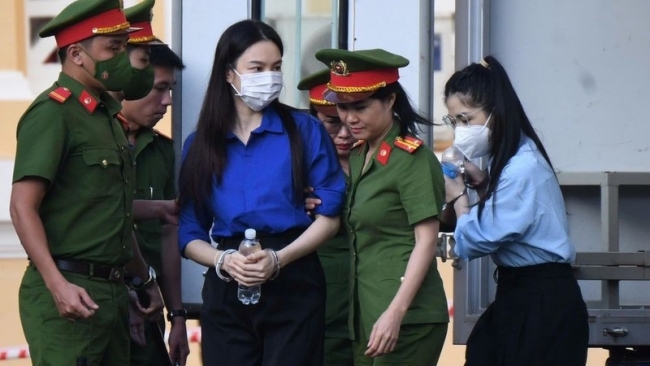 Mẹ hoa hậu Thùy Tiên hiếm hoi nhắc đến con gái sau khi nhận án 2 năm tù giam