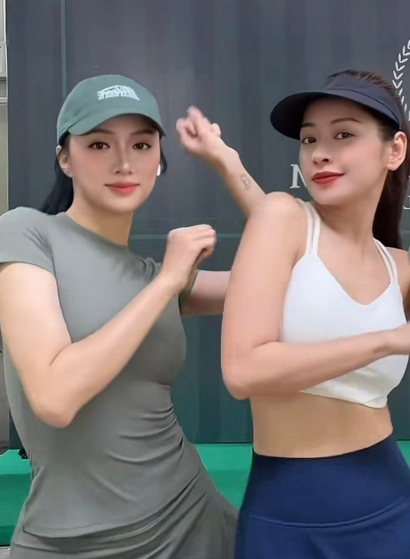 Bí quyết diện đồ pickleball sành điệu, tinh tế của Hoa hậu Hương Giang