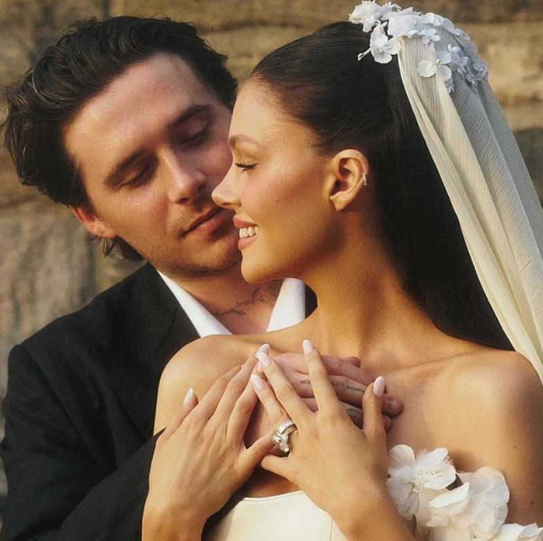 Brooklyn chính thức tố vợ chồng David Beckham phá hoại hôn nhân