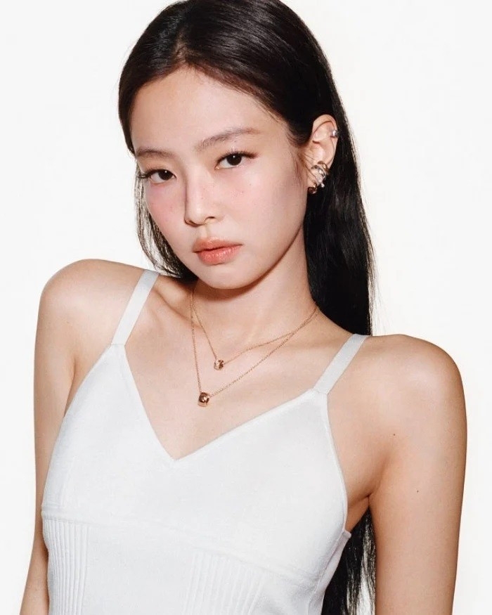 Jennie (BLACKPINK) xứng danh nàng thơ Chanel, gây 'bão' mạng xã hội