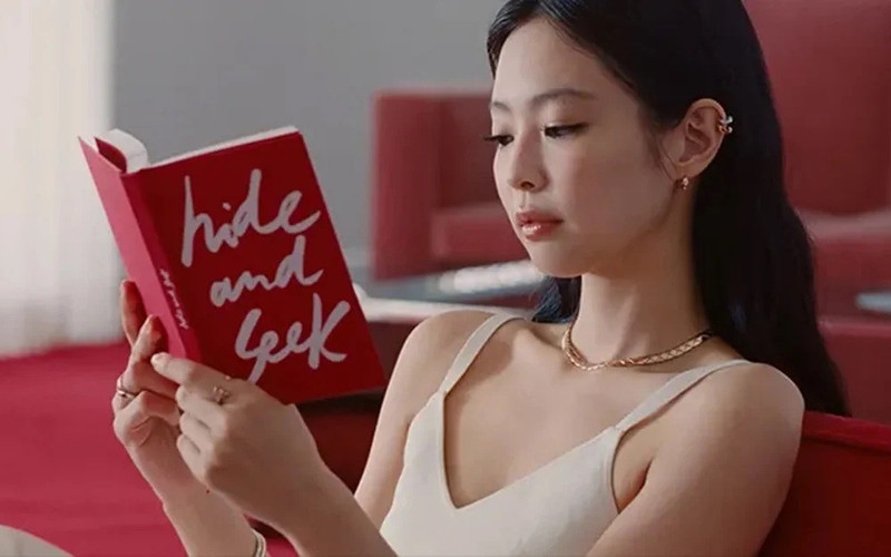 Jennie (BLACKPINK) xứng danh nàng thơ Chanel, gây 'bão' mạng xã hội