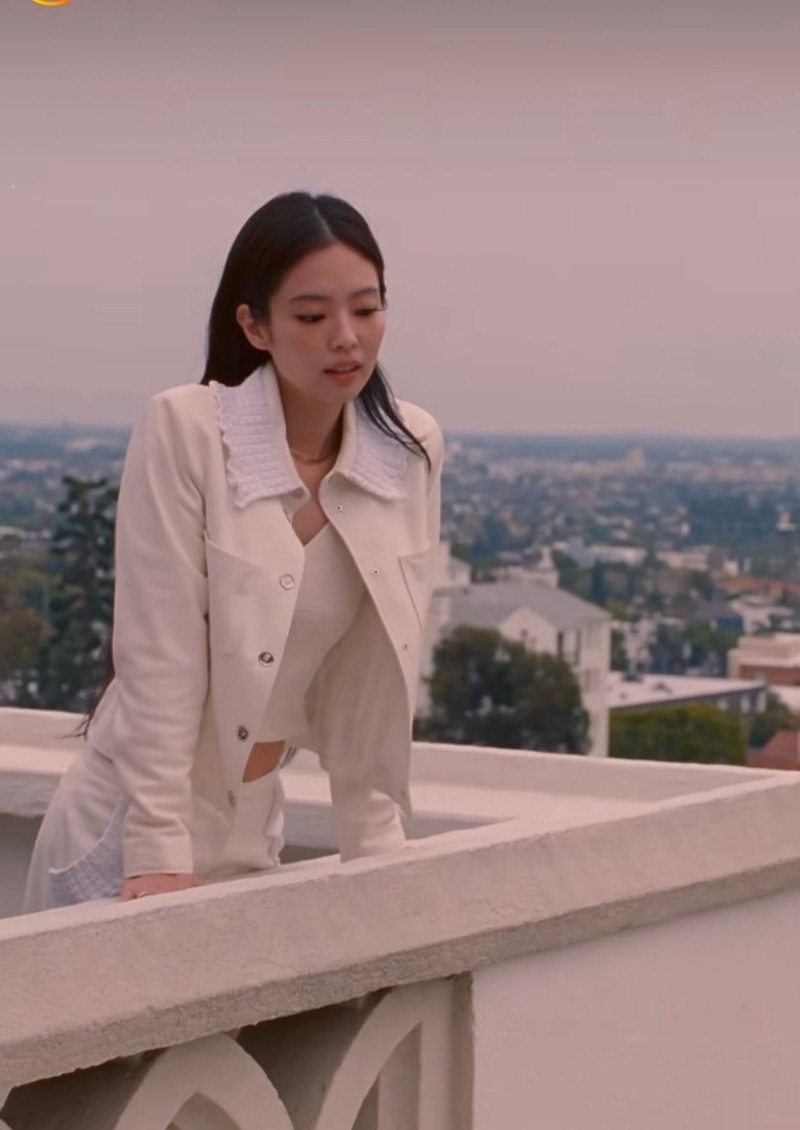 Jennie (BLACKPINK) xứng danh nàng thơ Chanel, gây 'bão' mạng xã hội