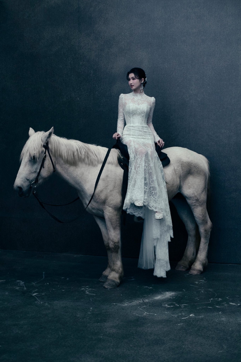 Lộ diện ảnh cưới đẹp như cổ tích của Á hậu Phương Nhi và thiếu gia Minh Hoàng