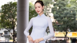 Bảo Ngọc, Ý Nhi trao 1200 phần quà, vé xe miễn phí cho người dân về quê đón Tết