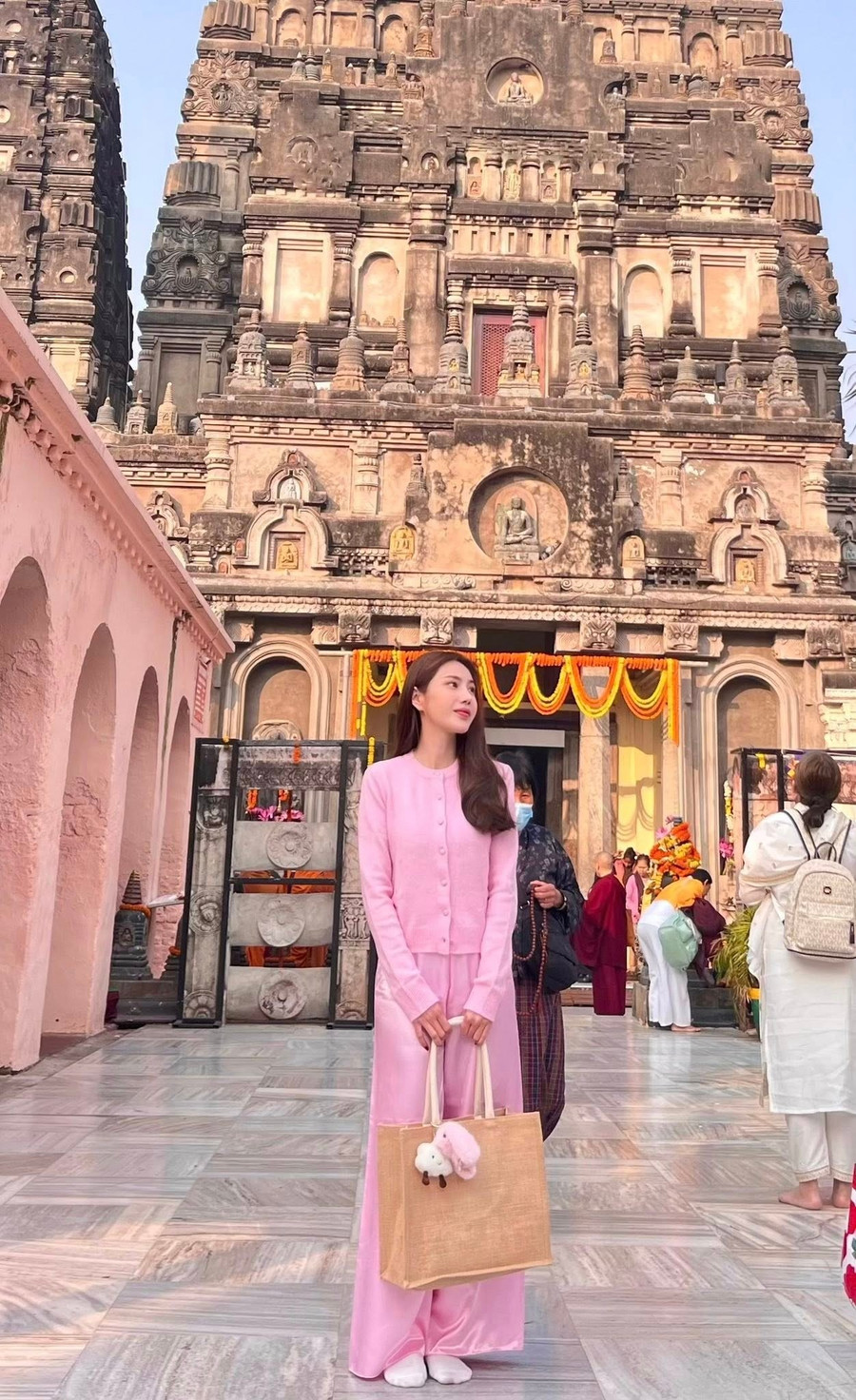 Thủy Tiên gây chú ý vì diện mạo khác lạ sau thời gian ở ẩn Thủy Tiên gây chú ý vì diện mạo khác lạ sau thời gian ở ẩn