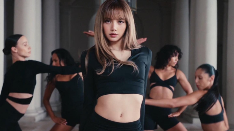 Lisa (BLACKPINK) hóa thân thành vũ công ballet đầy mê hoặc
