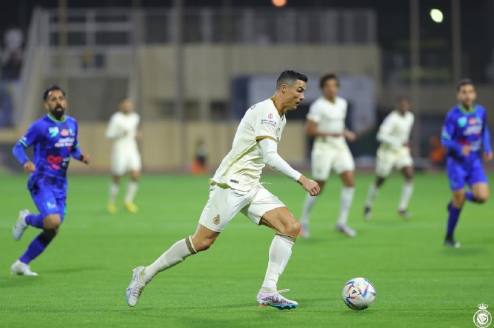 Ronaldo ghi bàn đầu tiên ở giải Ả Rập Xê Út