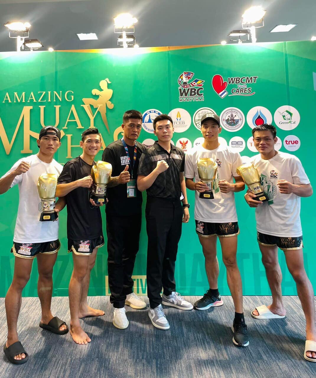 4 võ sĩ Việt giành cúp vô địch WBC Muay tại Thái Lan