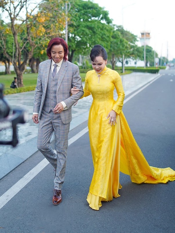 Chồng Việt Hương ngày càng phong độ, chuẩn quý ông chiều vợ nhất Vbiz Chồng Việt Hương ngày càng phong độ, chuẩn quý ông chiều vợ nhất Vbiz