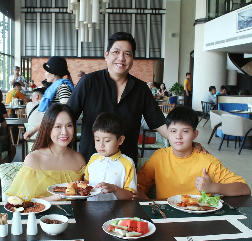 Cặp đôi chồng đạo diễn - vợ sản xuất phim tạo “cơn sốt” phòng vé Cặp đôi chồng đạo diễn - vợ sản xuất phim tạo “cơn sốt” phòng vé