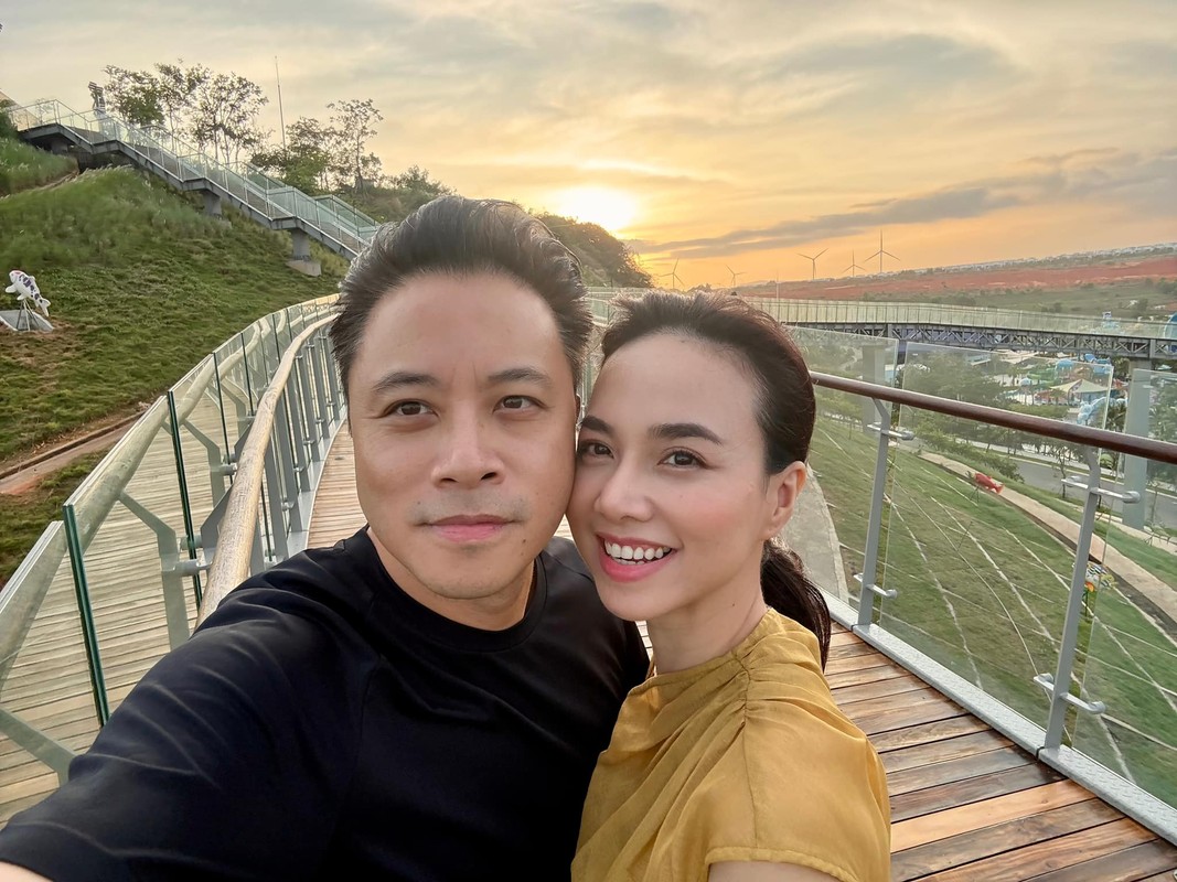 Cặp đôi chồng đạo diễn - vợ sản xuất phim tạo “cơn sốt” phòng vé Cặp đôi chồng đạo diễn - vợ sản xuất phim tạo “cơn sốt” phòng vé