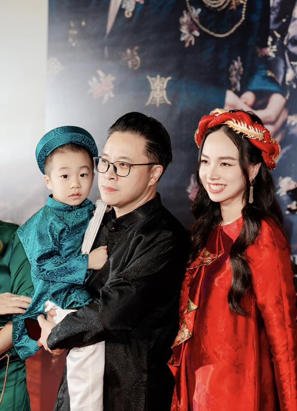 Cặp đôi chồng đạo diễn - vợ sản xuất phim tạo “cơn sốt” phòng vé Cặp đôi chồng đạo diễn - vợ sản xuất phim tạo “cơn sốt” phòng vé