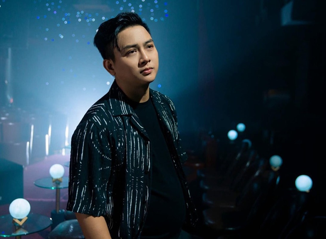 Đường tình ồn ào của Hoài Lâm sau khi vào showbiz Đường tình ồn ào của Hoài Lâm sau khi vào showbiz