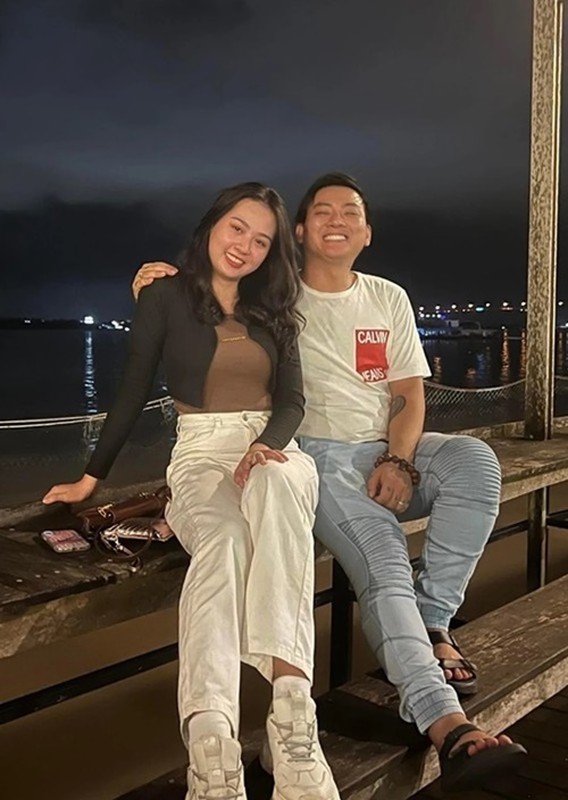 Đường tình ồn ào của Hoài Lâm sau khi vào showbiz Đường tình ồn ào của Hoài Lâm sau khi vào showbiz