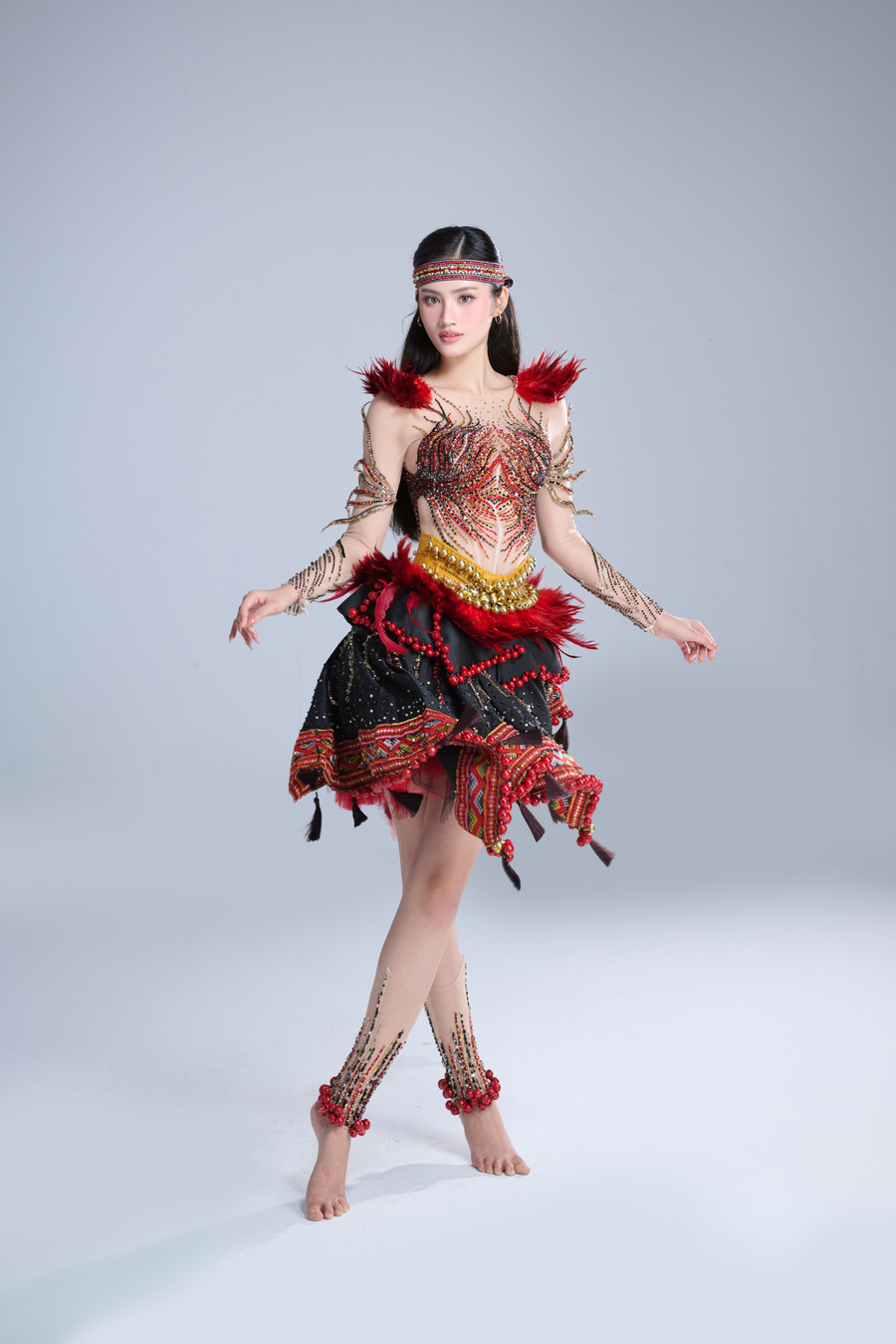 Miss World Vietnam 2025 lần đầu tiên ra mắt phần thi thiết kế trang phục