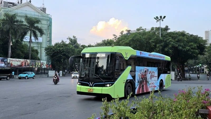 Hà Nội tăng cường 6 tuyến xe buýt phục vụ Hội chợ Quốc gia mùa Xuân 2026