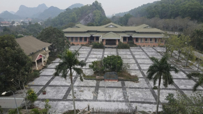 Trung tâm Hội nghị Hàm Rồng hoang tàn, tài sản bị mất cắp