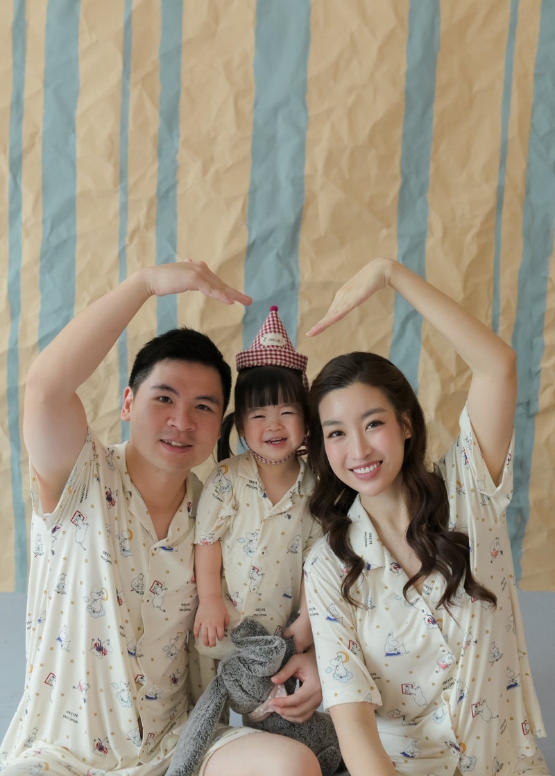 Loạt ảnh đời thường giản dị nhưng vô cùng viên mãn của Hoa hậu Đỗ Mỹ Linh