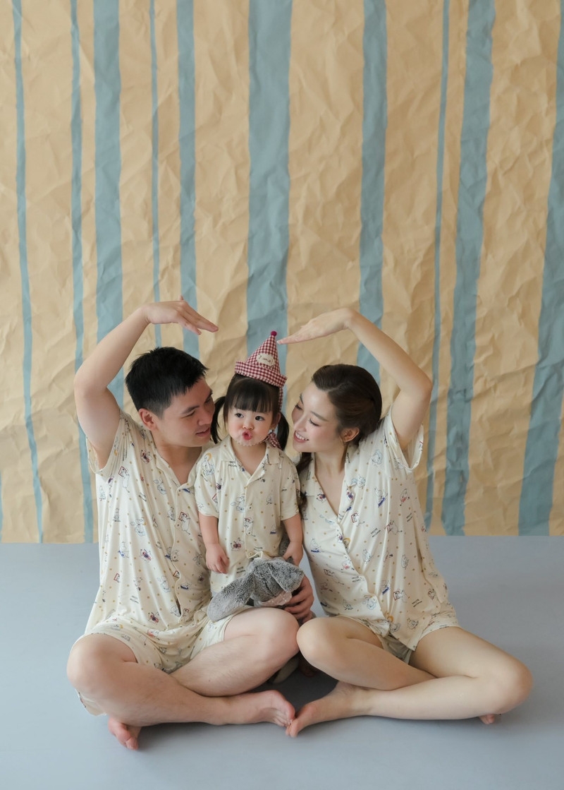 Loạt ảnh đời thường giản dị nhưng vô cùng viên mãn của Hoa hậu Đỗ Mỹ Linh