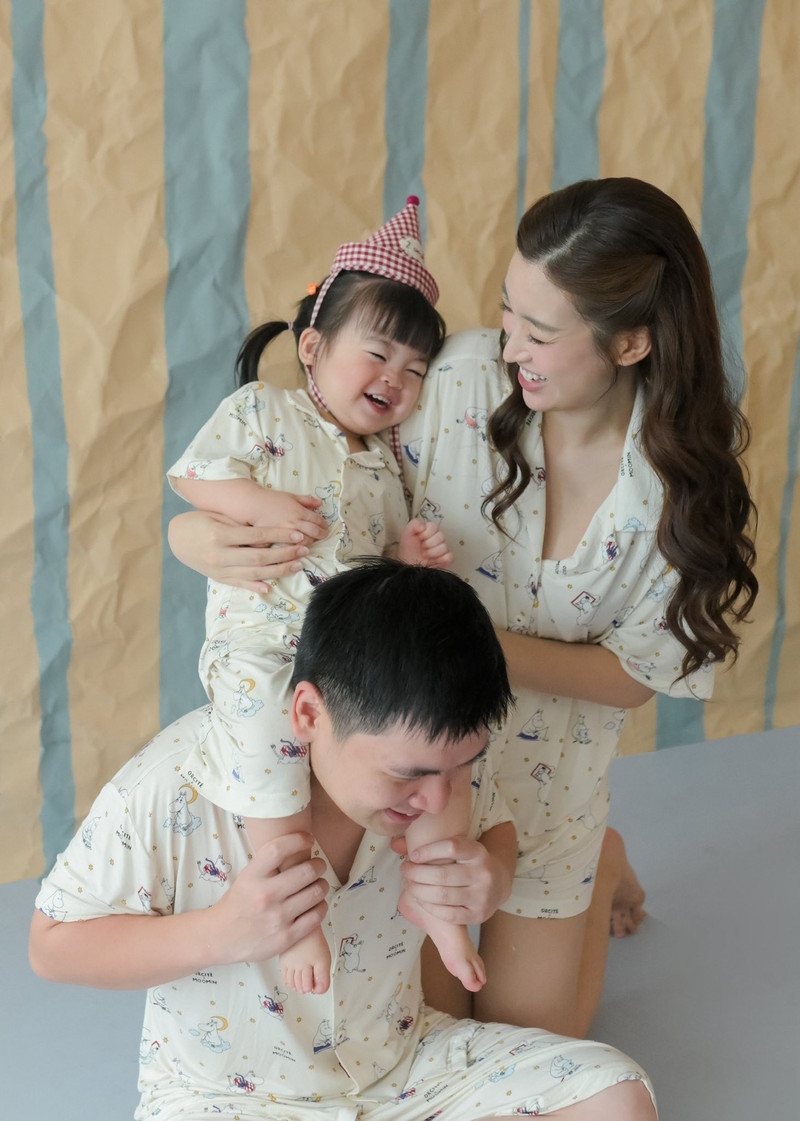 Loạt ảnh đời thường giản dị nhưng vô cùng viên mãn của Hoa hậu Đỗ Mỹ Linh