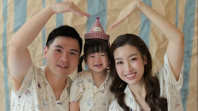 Loạt ảnh đời thường giản dị nhưng vô cùng viên mãn của Hoa hậu Đỗ Mỹ Linh