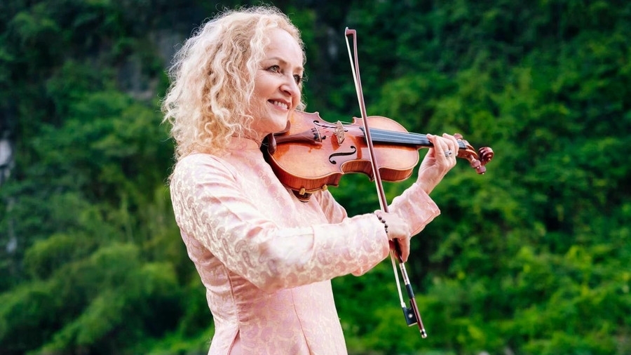 Nhóm nhạc huyền thoại Secret Garden thực hiện MV tại Việt Nam