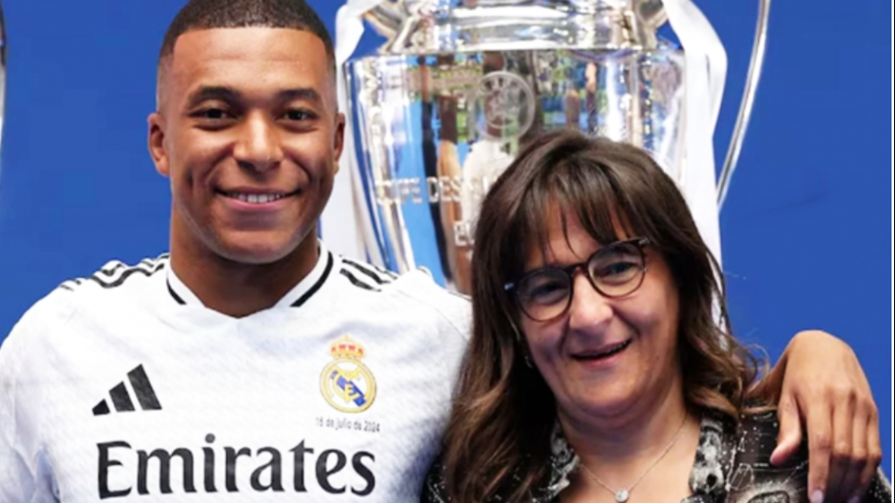 Mẹ của Kylian Mbappe kiếm tiền giỏi hơn loạt sao Real Madrid