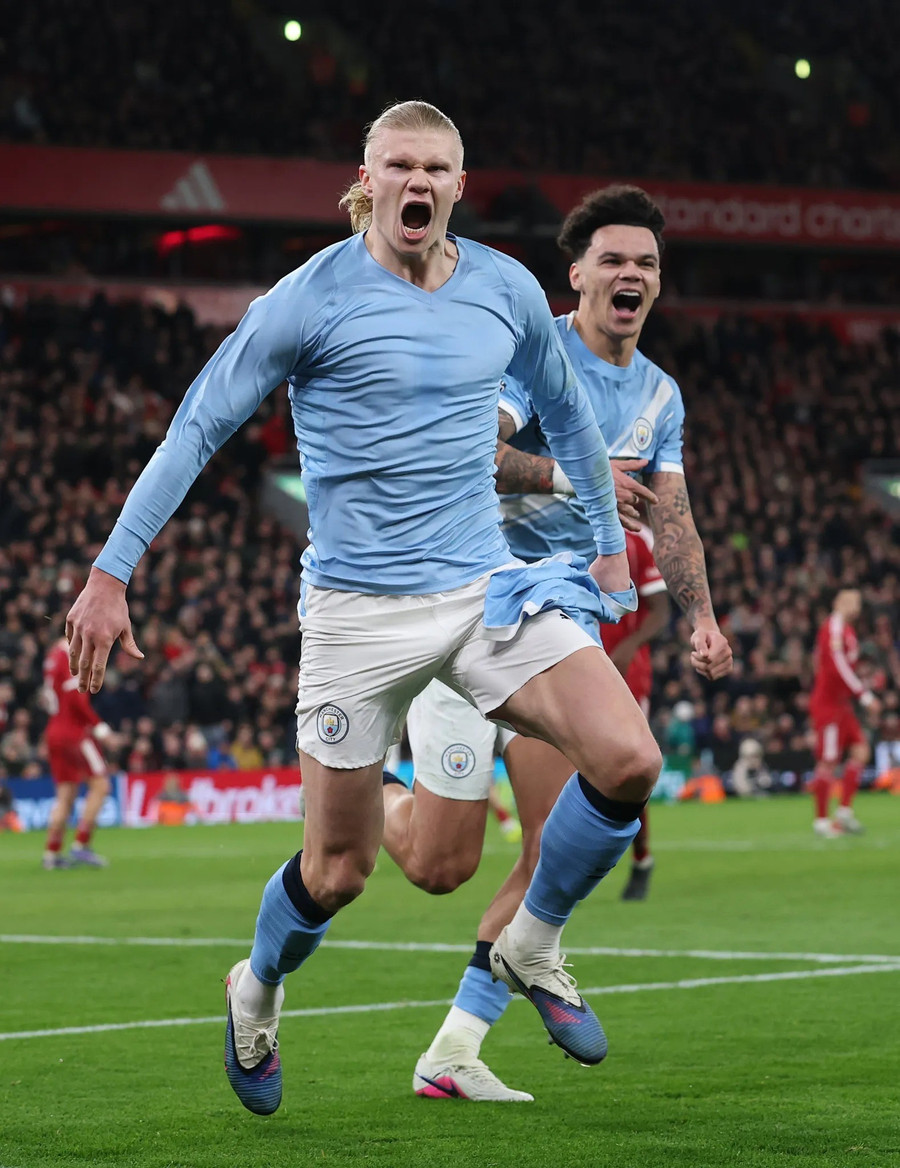 Haaland lần đầu lập công tại Anfield, Man City đi vào lịch sử 89 năm