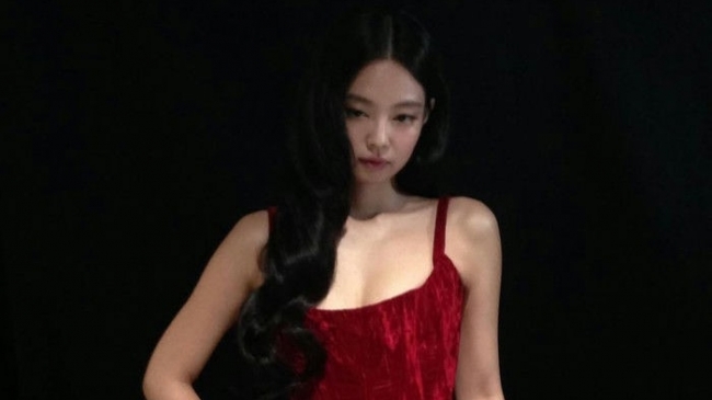 "Phú bà" Jennie (BLACKPINK) mua đứt tòa nhà 360 tỷ đồng