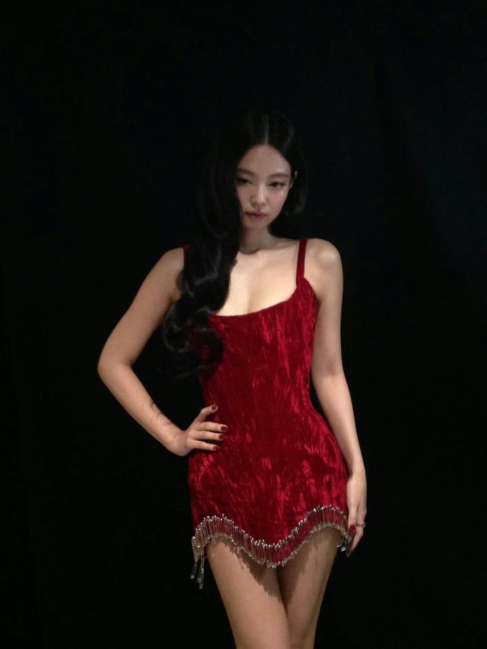 "Phú bà" Jennie (BLACKPINK) mua đứt tòa nhà 360 tỷ đồng