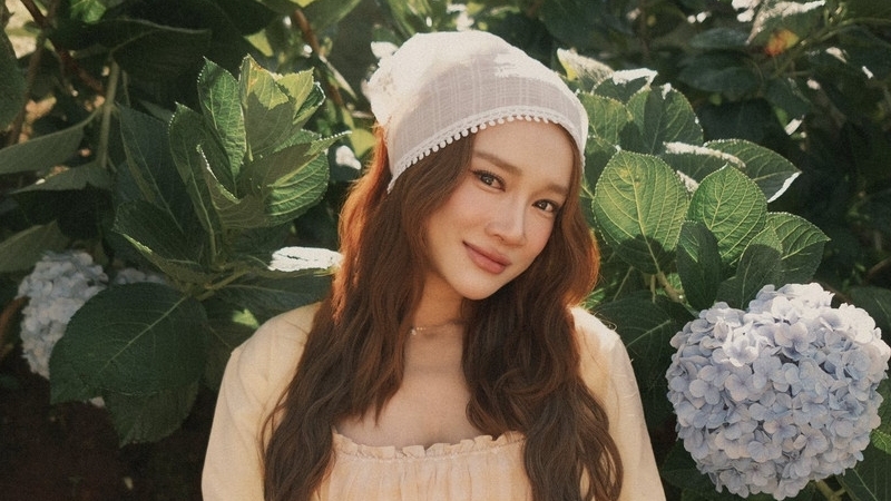 Nhã Phương gây sốt với màn về dáng thần tốc sau sinh