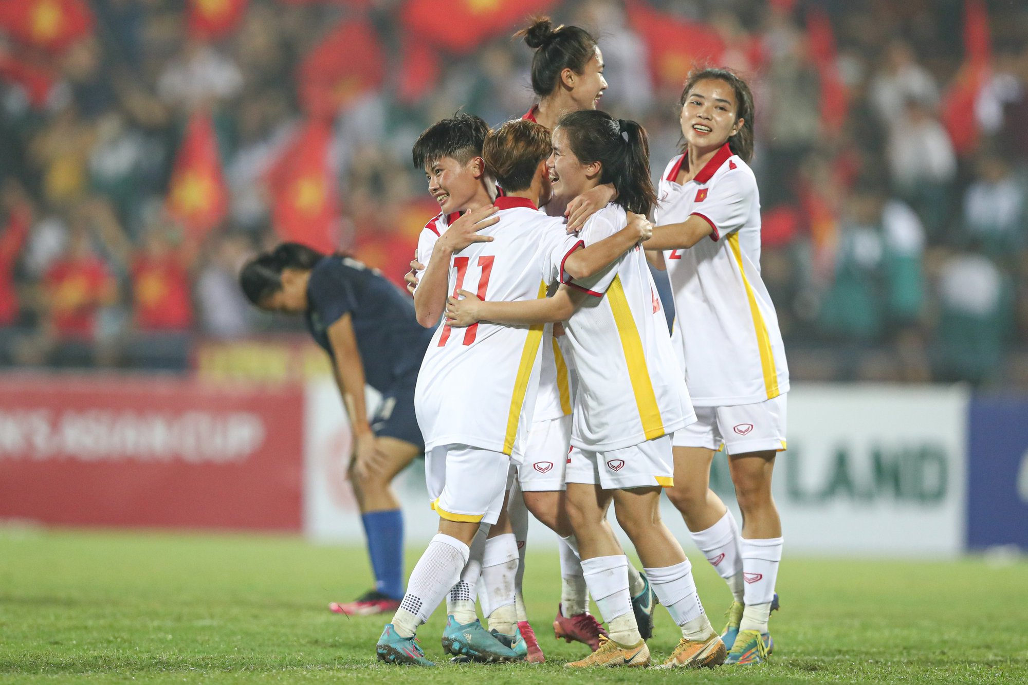 U.20 nữ Việt Nam thắng U.20 Singapore với tỷ số gây sốc