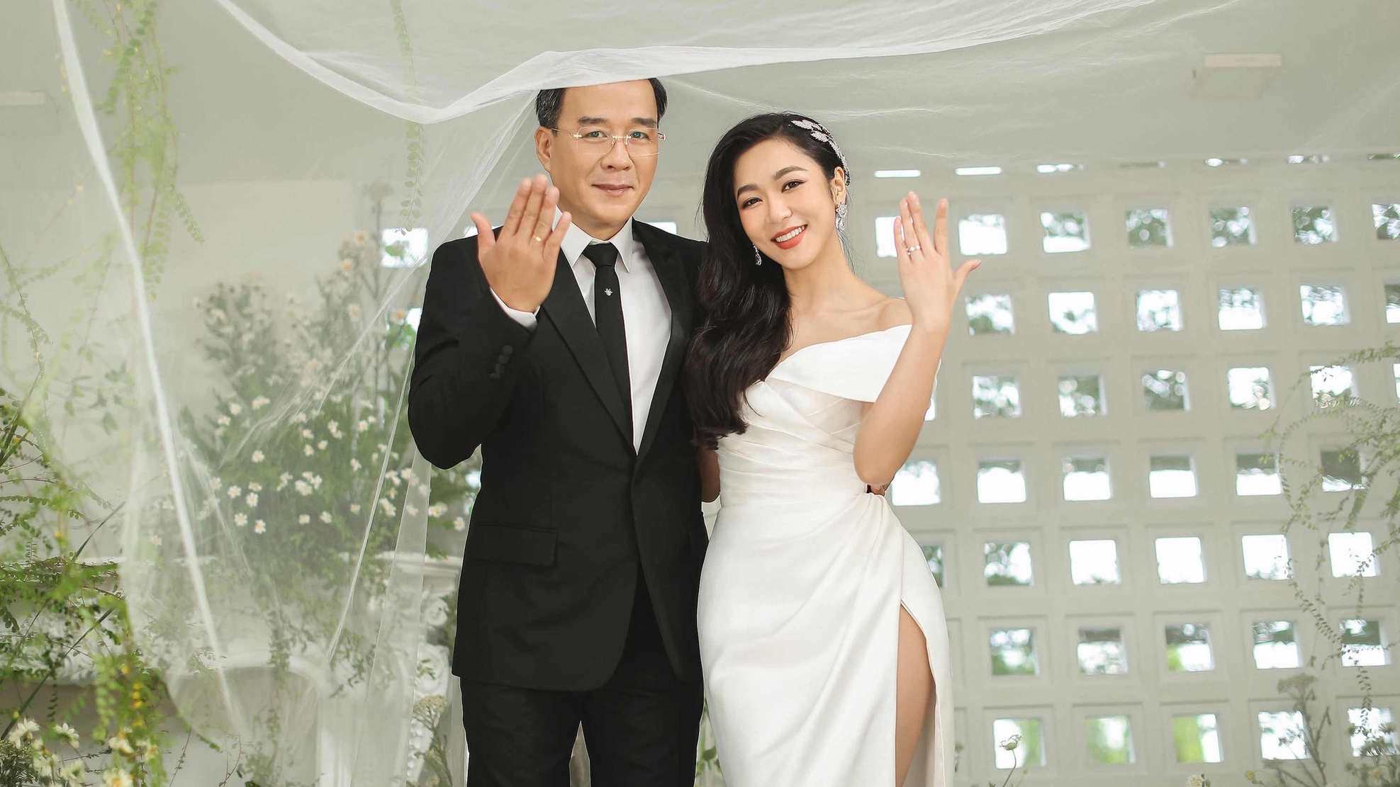 Động thái của Hà Thanh Xuân trước tin đồn trục trặc hôn nhân với "vua cá koi"