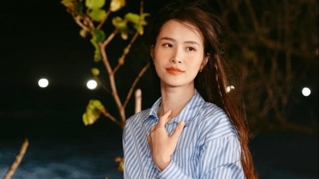 Một nữ diễn viên đăng đàn "sửa lưng" Đông Nhi vì chú thích sai tác giả bài hát do chính mình viết