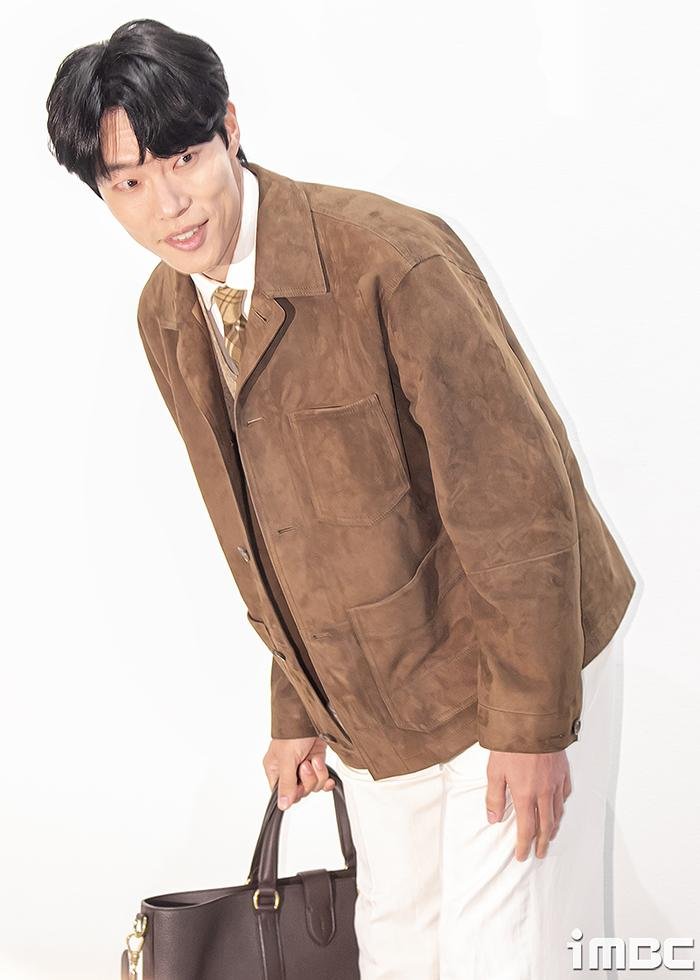 Ryu Jun Yeol mắt đỏ hoe, làm một việc giống hệt Song Joong Ki sau ồn ào tình ái Ryu Jun Yeol mắt đỏ hoe, làm một việc giống hệt Song Joong Ki sau ồn ào tình ái