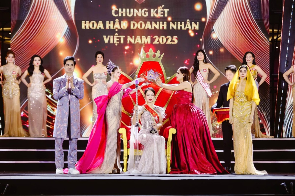 Hoàng Thu Thuỷ khoe nhà mới 2 tỷ sau đăng quang hoa hậu Hoàng Thu Thuỷ khoe nhà mới 2 tỷ sau đăng quang hoa hậu