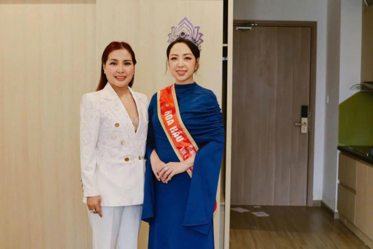 Hoàng Thu Thuỷ khoe nhà mới 2 tỷ sau đăng quang hoa hậu Hoàng Thu Thuỷ khoe nhà mới 2 tỷ sau đăng quang hoa hậu
