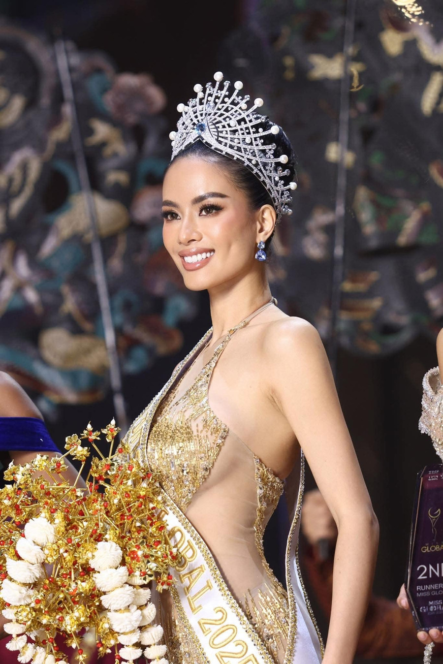 Chuyên trang sắc đẹp đình đám thế giới chúc mừng Như Vân đăng quang Miss Global