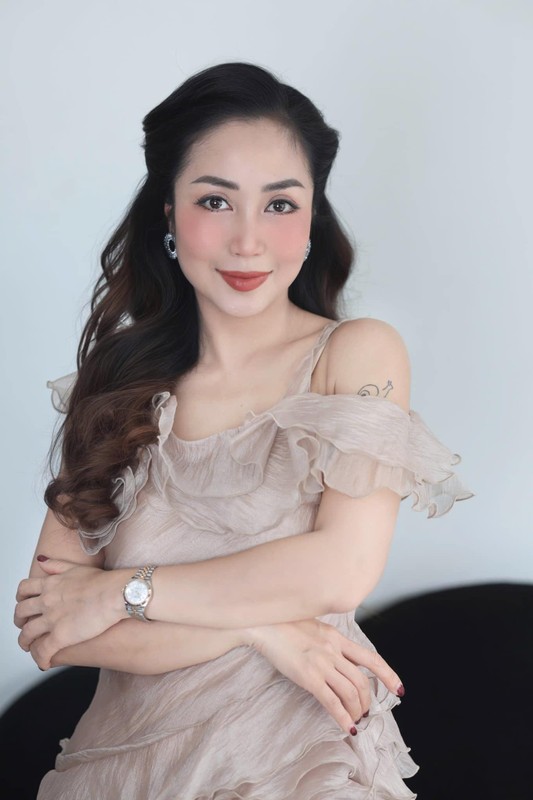 Ốc Thanh Vân ngoài 40 vẫn tươi trẻ, sở hữu body săn chắc