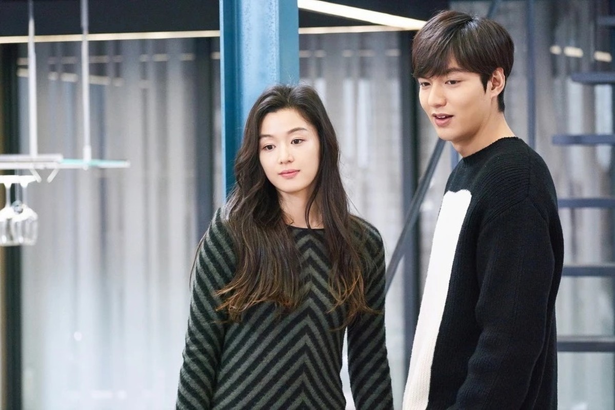 Kim Soo Hyun vướng scandal, “mợ chảnh” Jeon Ji Hyun giờ ra sao? Kim Soo Hyun vướng scandal, “mợ chảnh” Jeon Ji Hyun giờ ra sao?