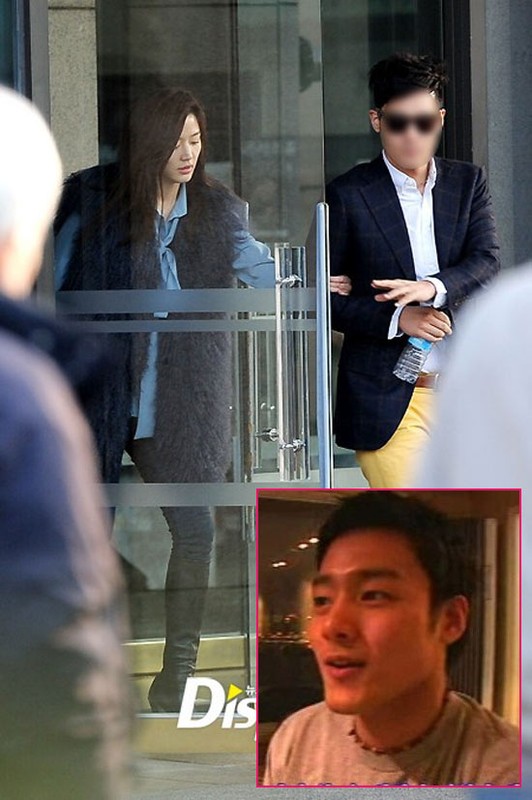 Kim Soo Hyun vướng scandal, “mợ chảnh” Jeon Ji Hyun giờ ra sao? Kim Soo Hyun vướng scandal, “mợ chảnh” Jeon Ji Hyun giờ ra sao?