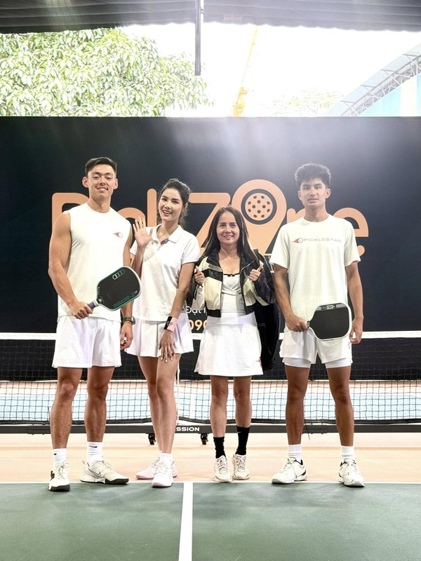 Vợ siêu mẫu của Mạc Hồng Quân say mê với pickleball