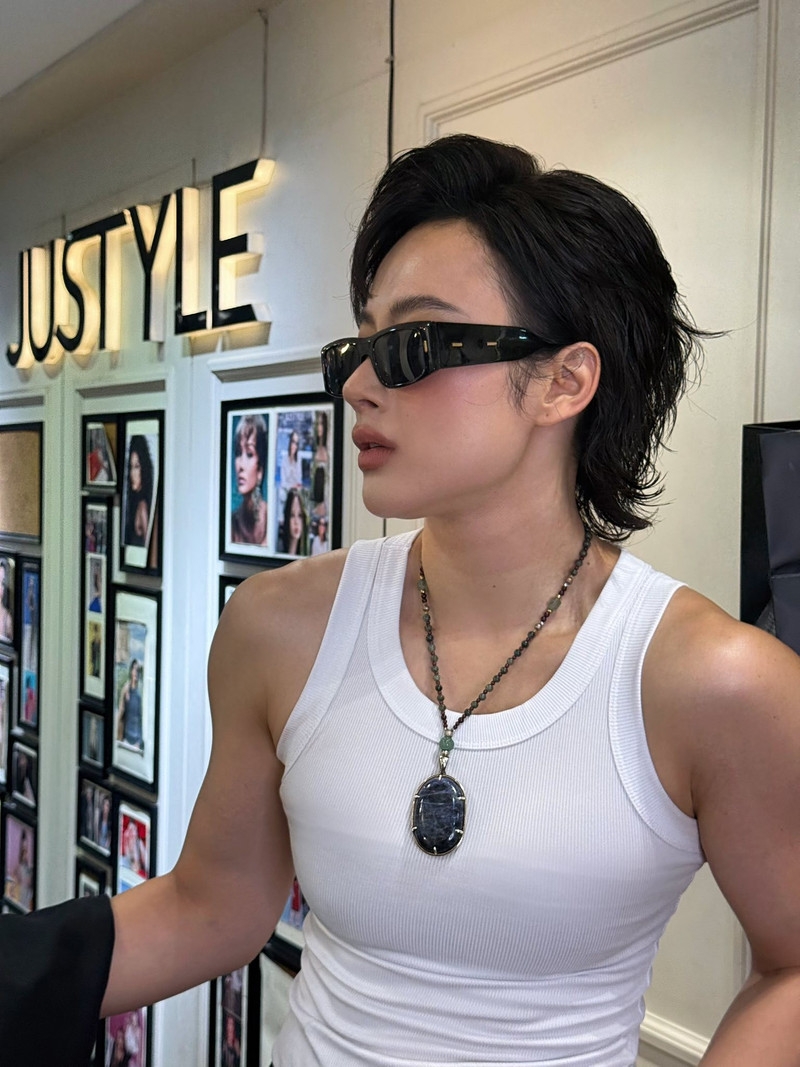 Xuất hiện với cơ bắp cuồn cuộn, Angela Phương Trinh gây tiếc nuối hình ảnh nữ tính ngày nào