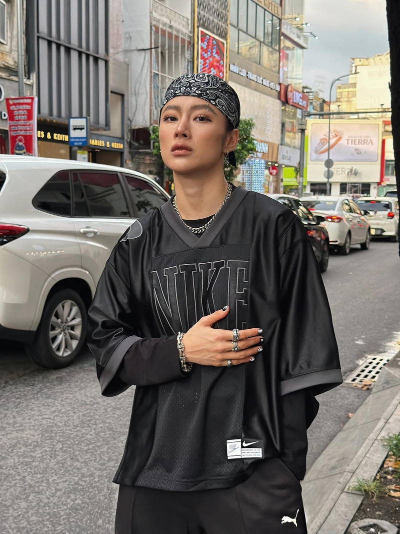 Xuất hiện với cơ bắp cuồn cuộn, Angela Phương Trinh gây tiếc nuối hình ảnh nữ tính ngày nào