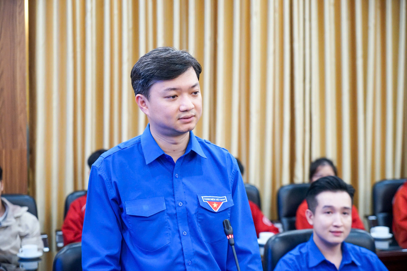 T.Ư Đoàn trao tặng Huy hiệu "Tuổi trẻ dũng cảm" cho nam sinh cứu người trong hỏa hoạn T.Ư Đoàn trao tặng Huy hiệu "Tuổi trẻ dũng cảm" cho nam sinh cứu người trong hỏa hoạn