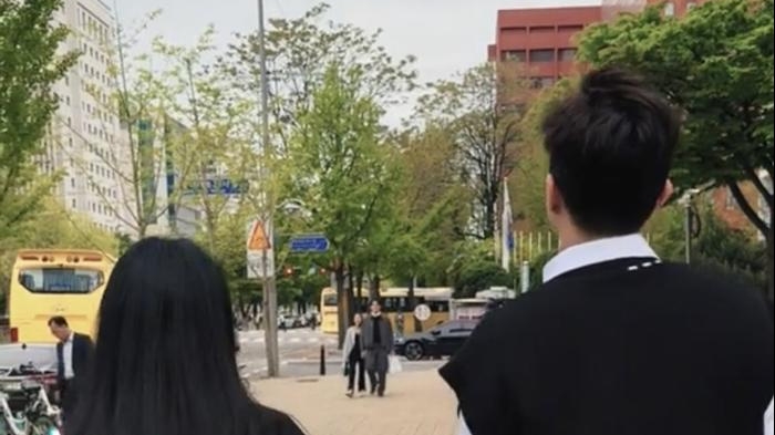 Hương Giang nắm tay chồng ở Hàn quốc, cái kết khiến netizen "hú hồn"