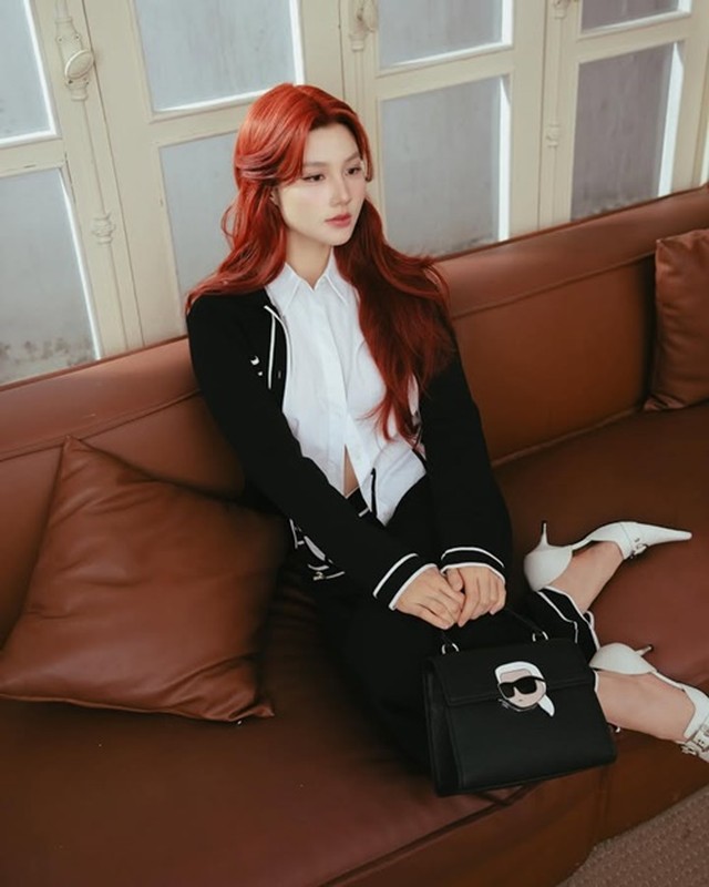 Diễm My 9x được khen đẹp như búp bê sau sinh nở